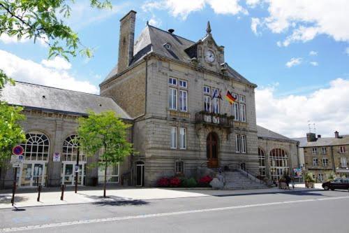 Appartement Familial Le Tanis Pontorson Bagian luar foto