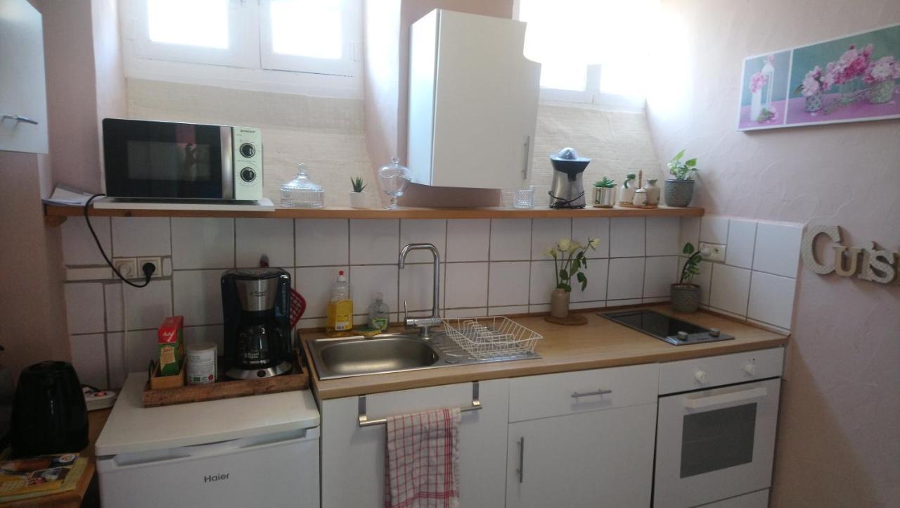 Appartement Familial Le Tanis Pontorson Bagian luar foto
